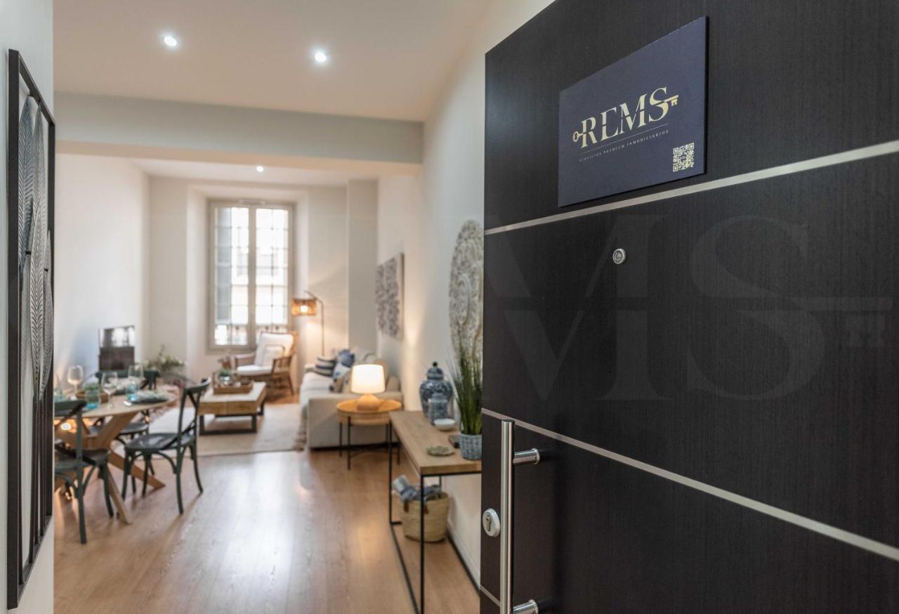 Dreamy Mediterranean Apartment With Parking - Center By Rems Málaga Eksteriør billede